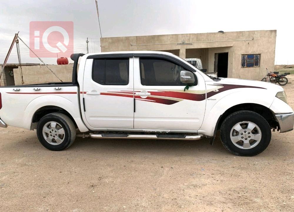 نيسان نافارا